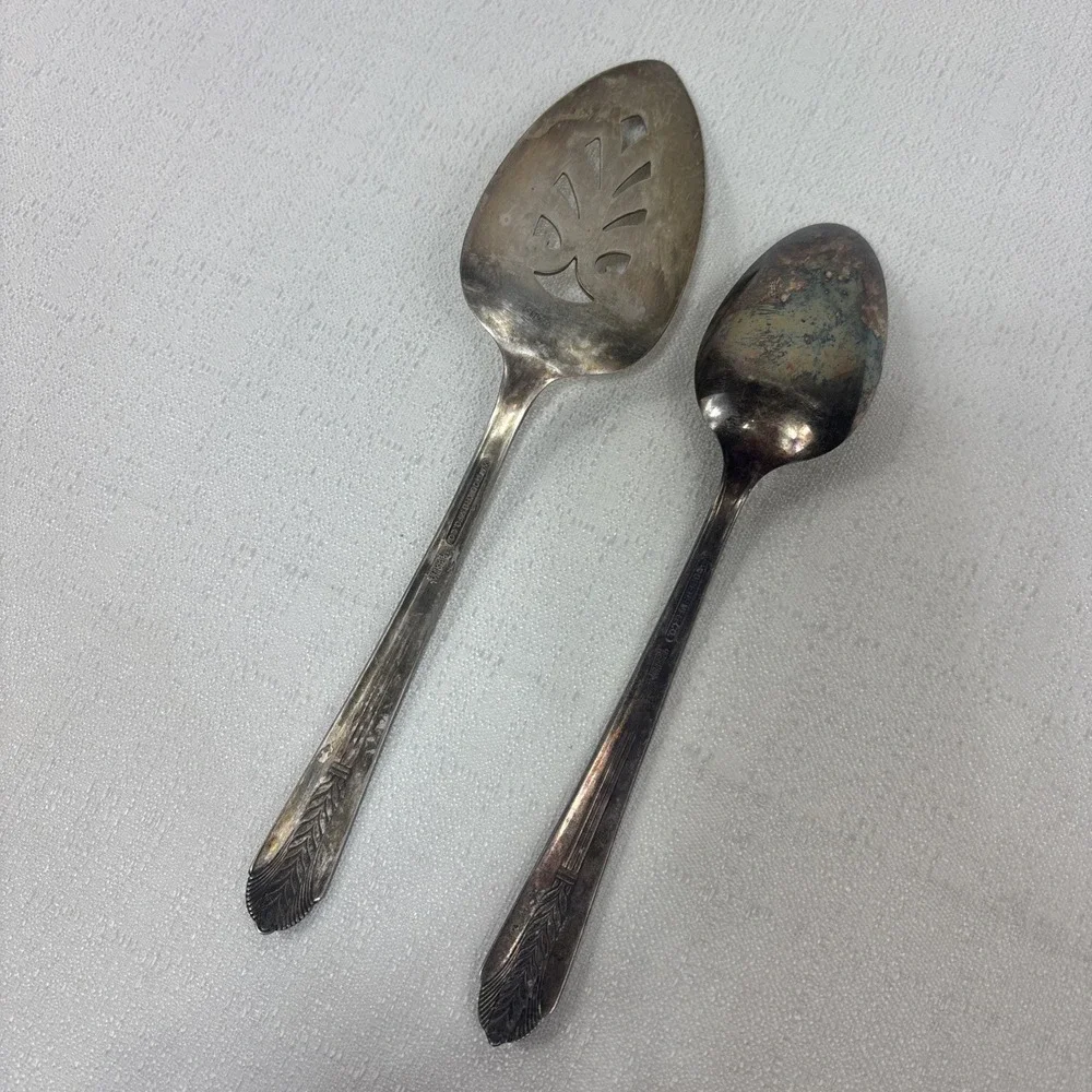 International Silver Co. Allure Silverplate‎ Pie Server And Spoon Set